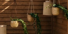 Tikkurila Valtti Plus Complete 2,7l – lakierobejca ochronno-dekoracyjna do drewna. Do barwienia, zabezpiecza przed wilgocią i UV, podkreśla naturalną strukturę drewna.