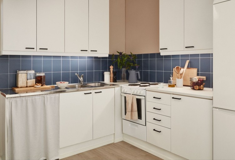 Tikkurila Luja Ceramic Tiles – farba do płytek ceramicznych i glazury, półmatowa, odporna na wilgoć i szorowanie. Opakowanie 2,7l.