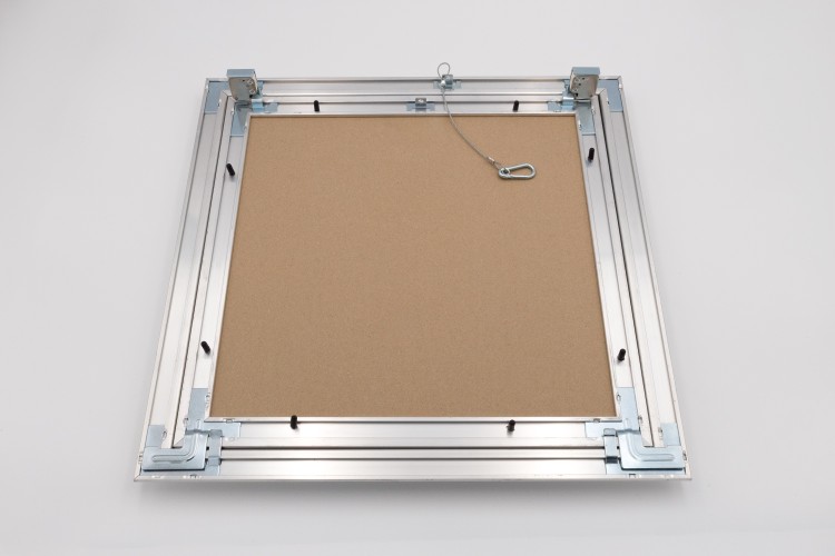 Klapa rewizyjna Mextri AP-B do płyt gipsowo-kartonowych z aluminiową ramą i niewidocznym zamknięciem