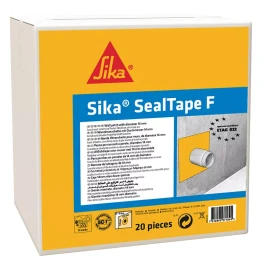 Sika SealTape F to elastyczna taśma uszczelniająca do izolacji naroży, połączeń ściana–posadzka i przejść instalacyjnych.